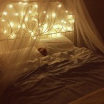 Tạo không gian lãng mạn trong phòng ngủ